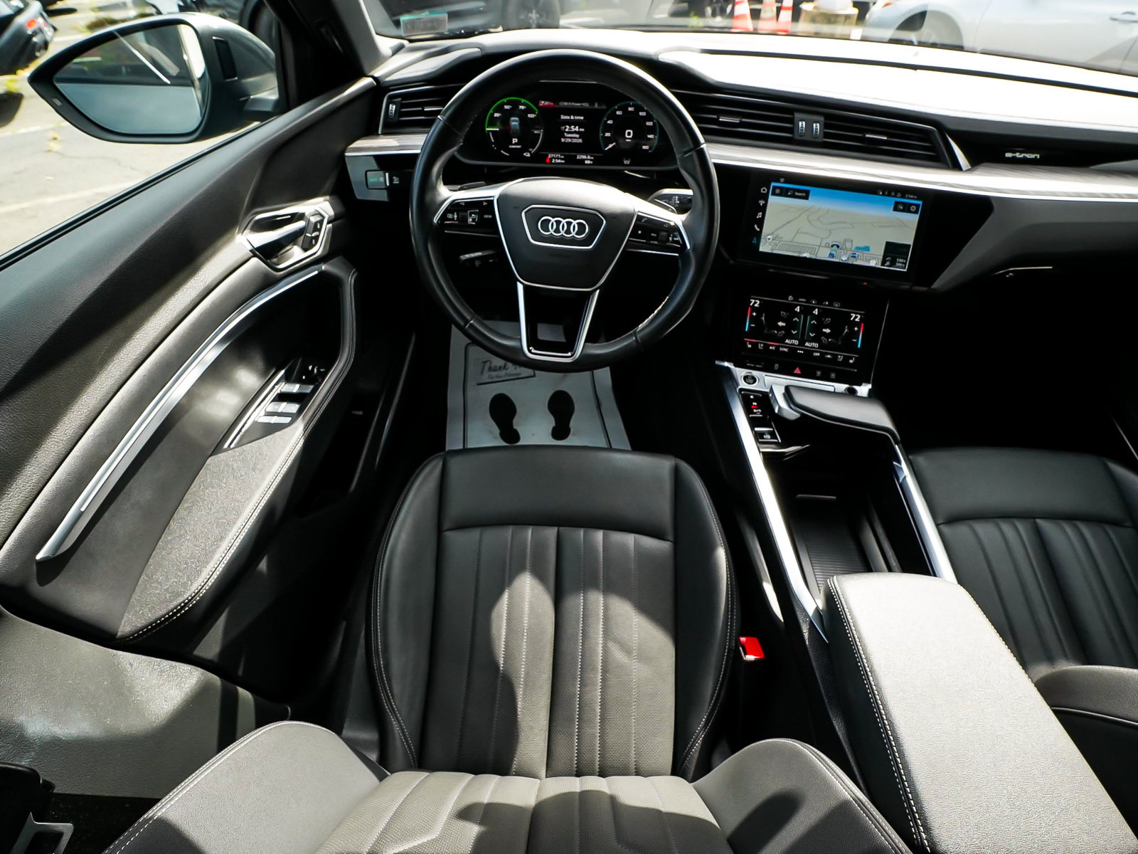 Used 2024 Audi Q8 e-tron Premium Plus w/ Premium Plus Package AWD/4WD image 43