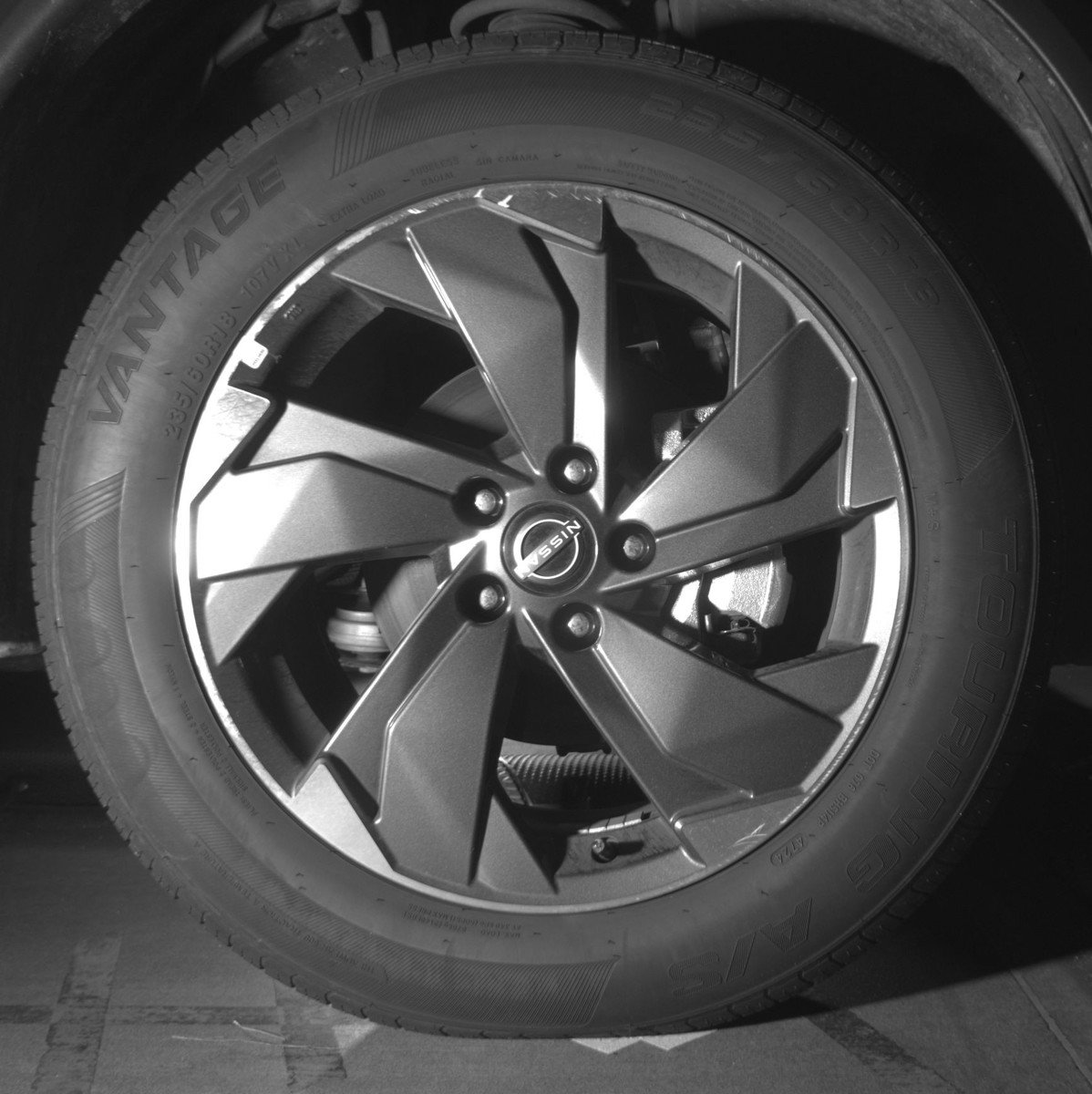Used 2025 Nissan Rogue SV FWD image 13