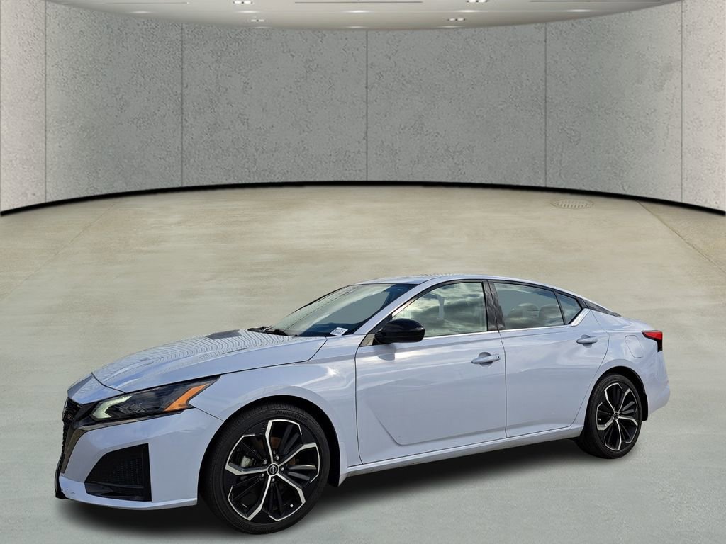 Used 2024 Nissan Altima 2.5 SR w/ SR Premium Package image 9