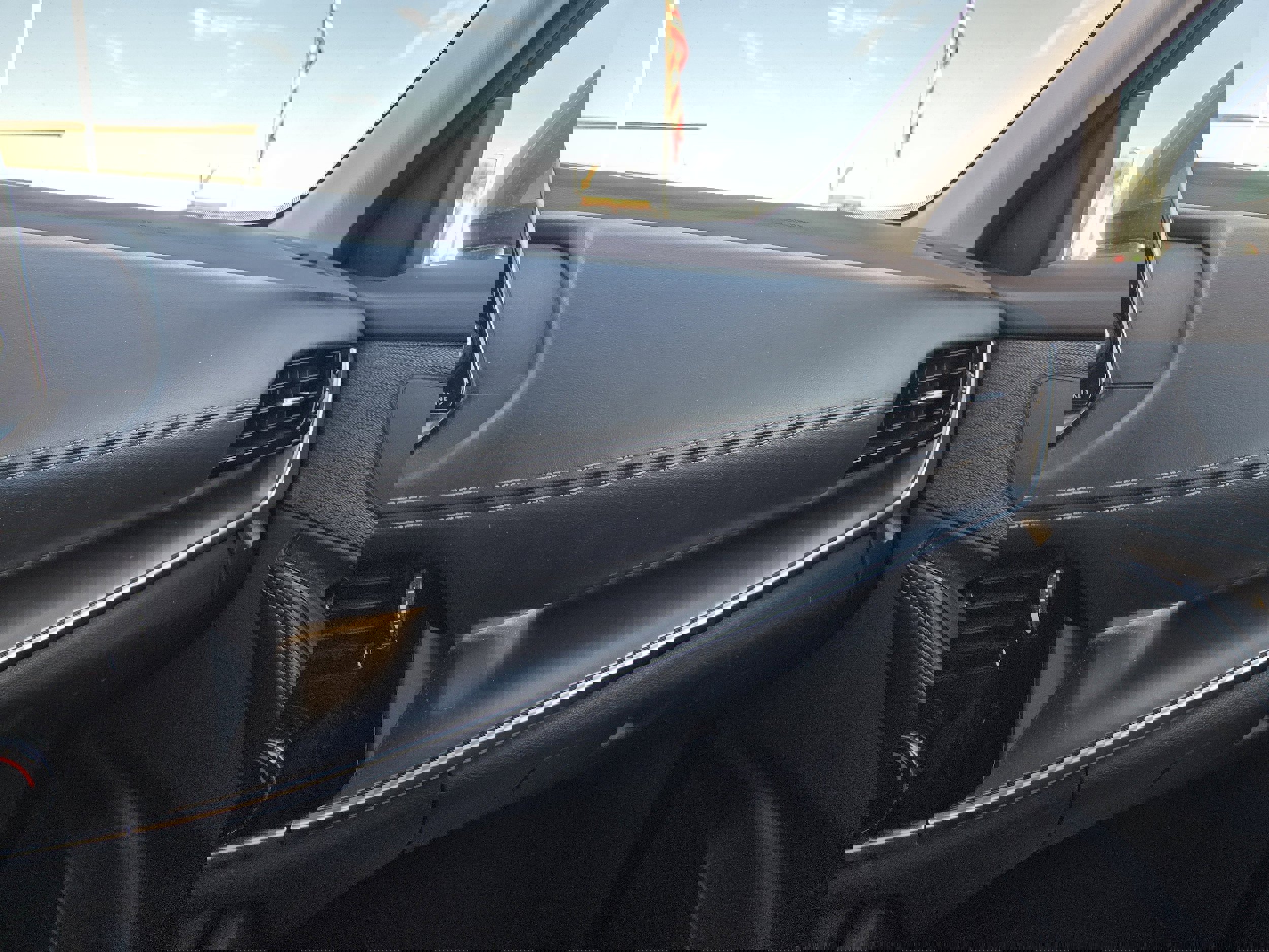 Used 2022 Nissan Rogue SV image 28