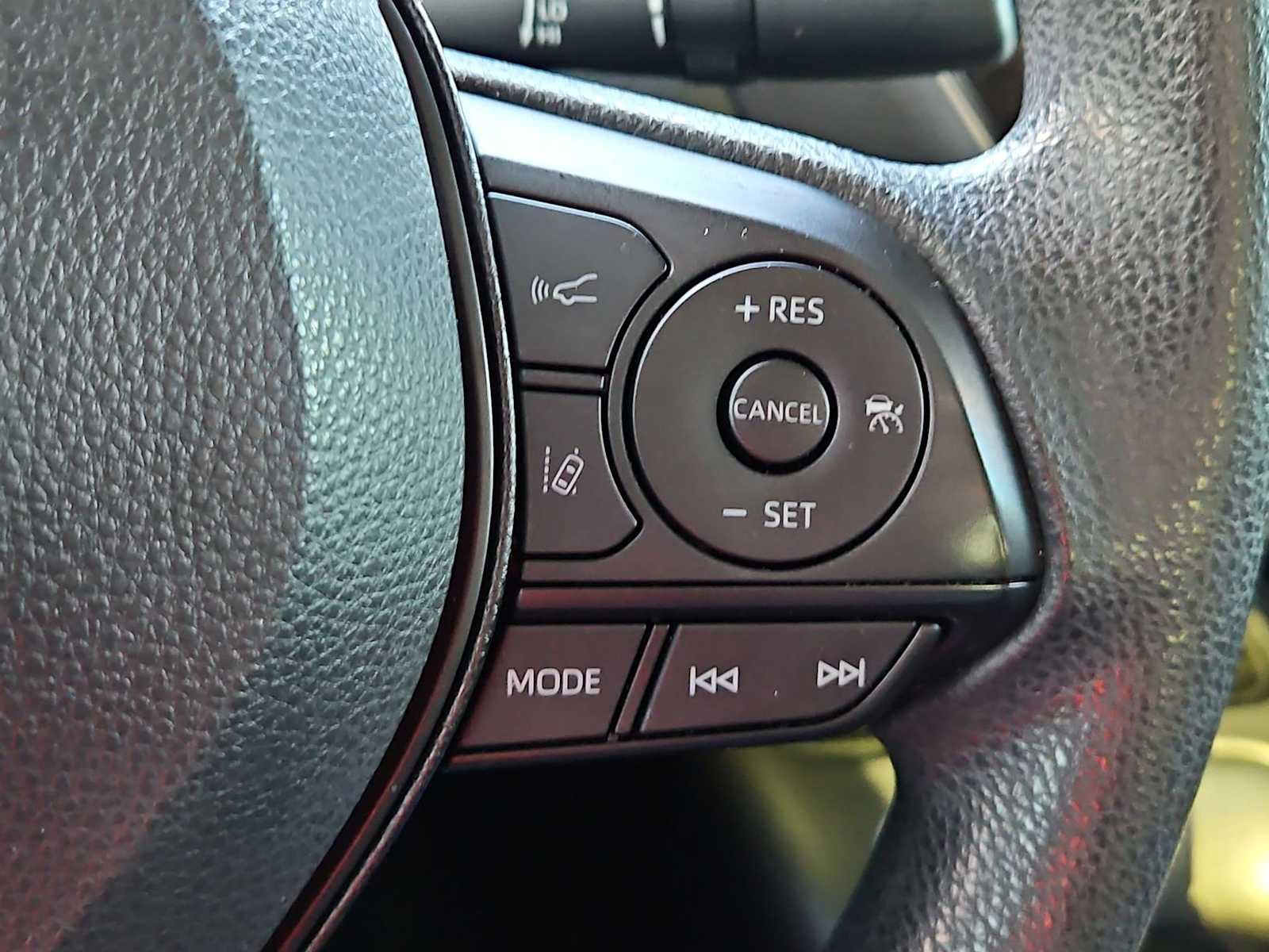 Used 2022 Toyota Corolla LE image 23