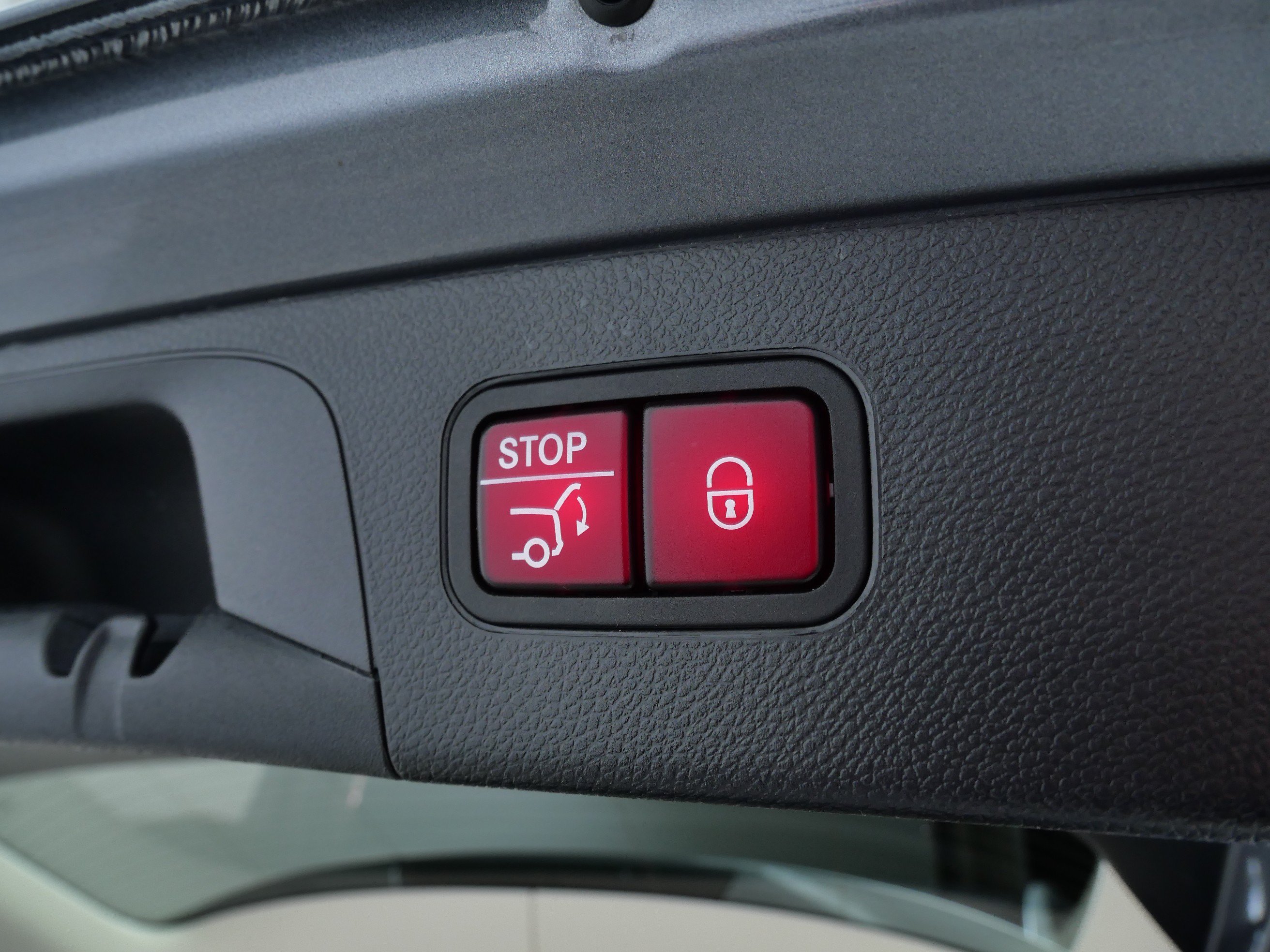 Used 2022 Mercedes-Benz GLC 300 4MATIC image 8