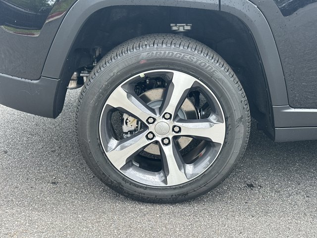 New 2026 Jeep Grand Cherokee Limited RWD image 17