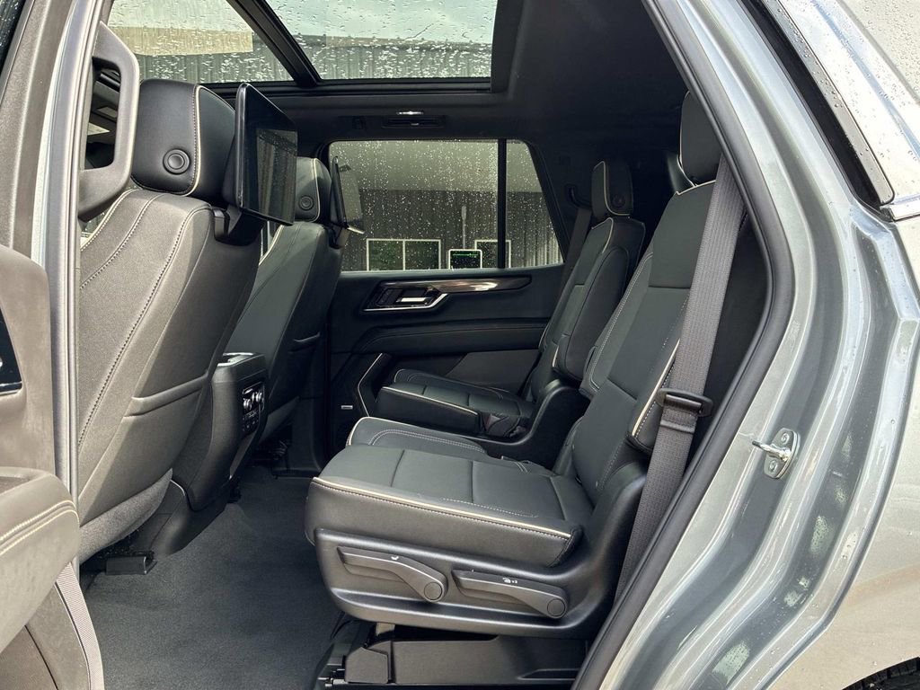 Used 2026 GMC Yukon Elevation w/ Elevation Premium Package AWD/4WD image 17