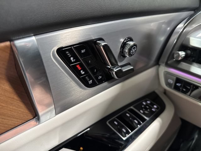 Used 2026 Cadillac Vistiq Sport w/ LPO, Floor Liner Package AWD/4WD image 7