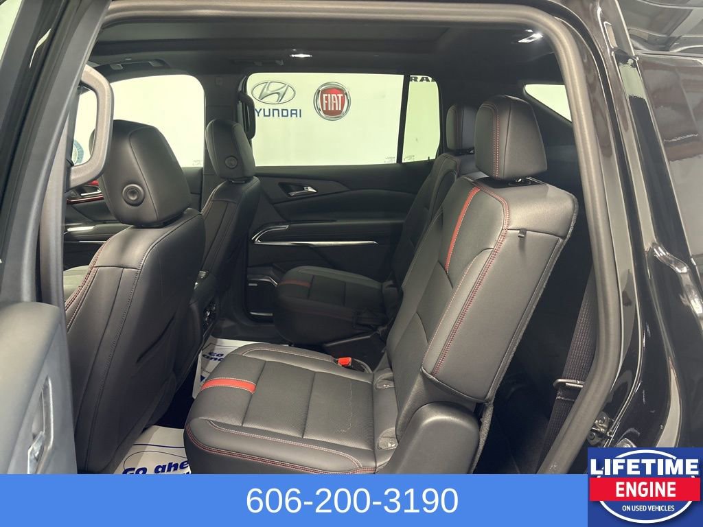 Used 2024 Chevrolet Traverse RS image 13