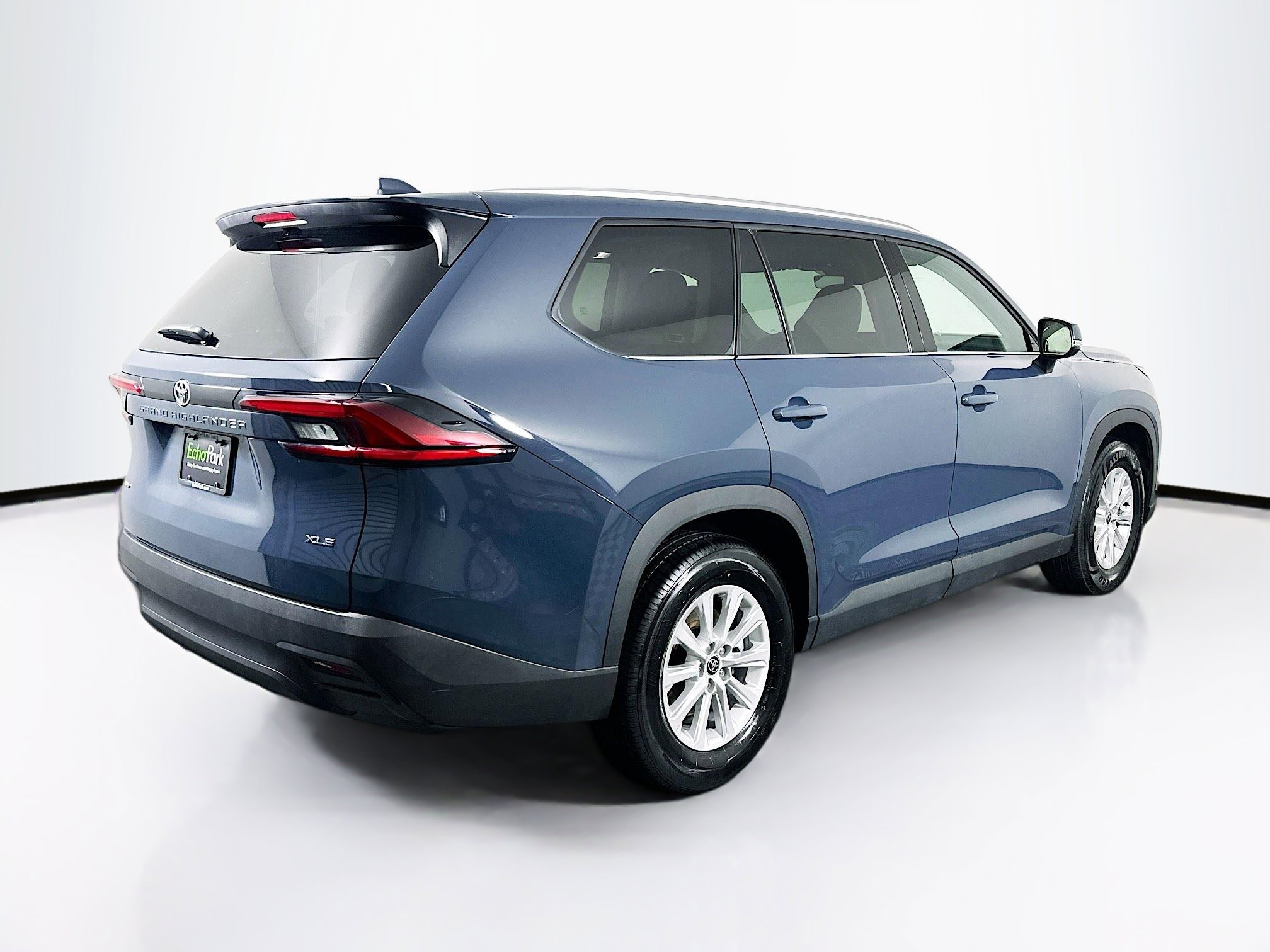 Used 2025 Toyota Grand Highlander XLE image 9