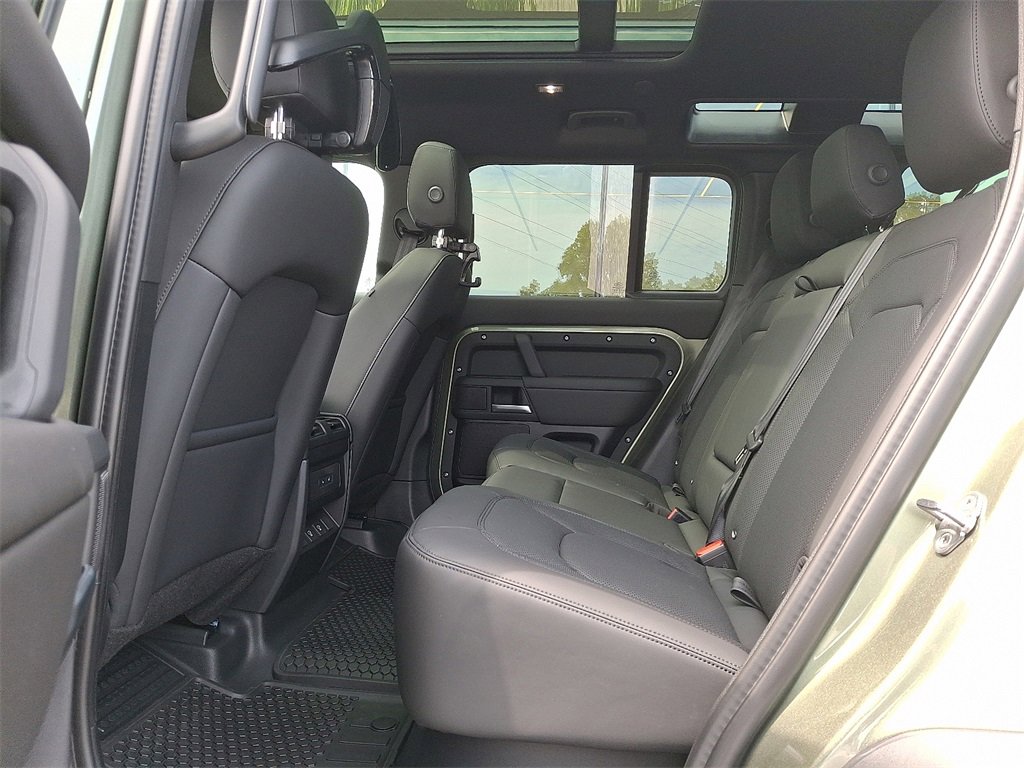 New 2025 Land Rover Defender 110 S image 7