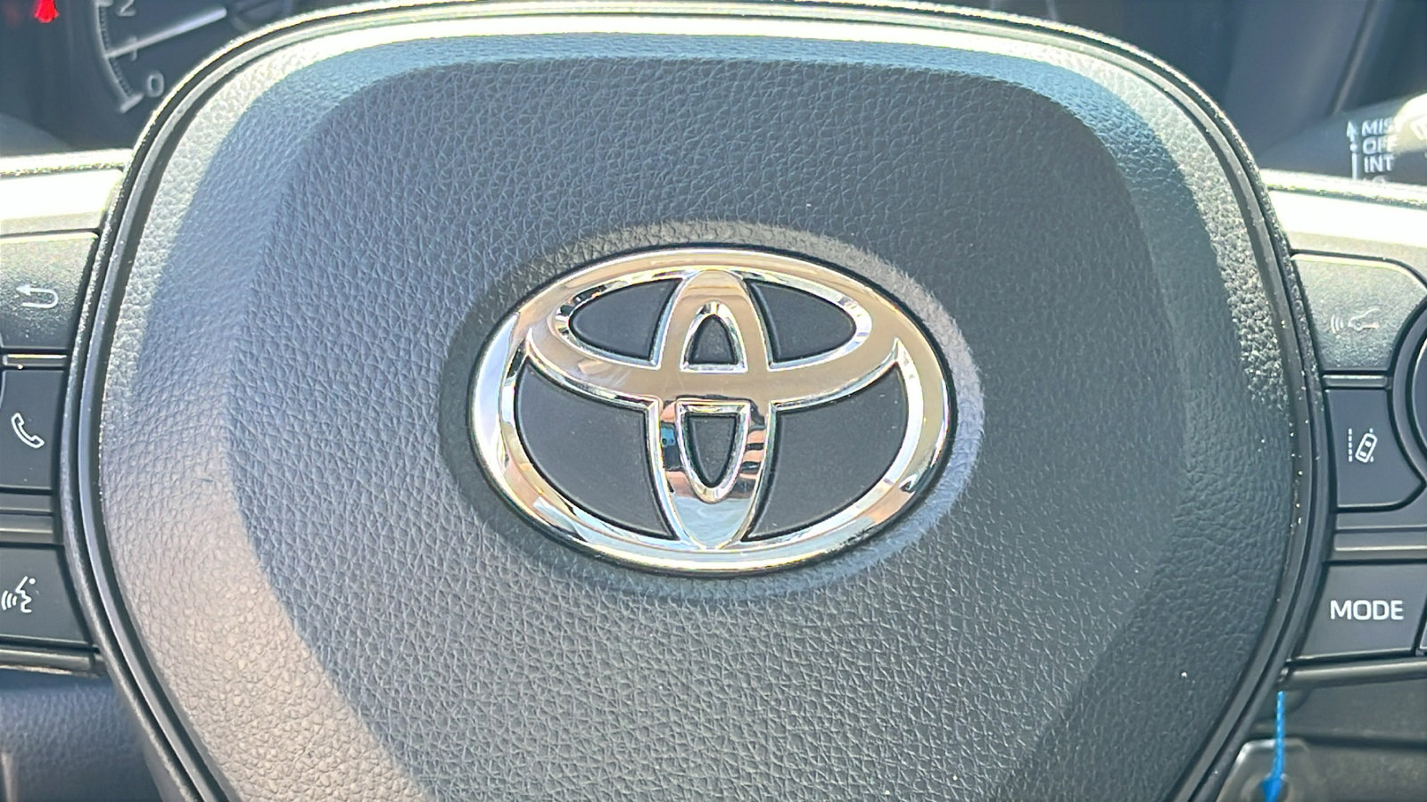 Used 2022 Toyota Corolla LE image 17