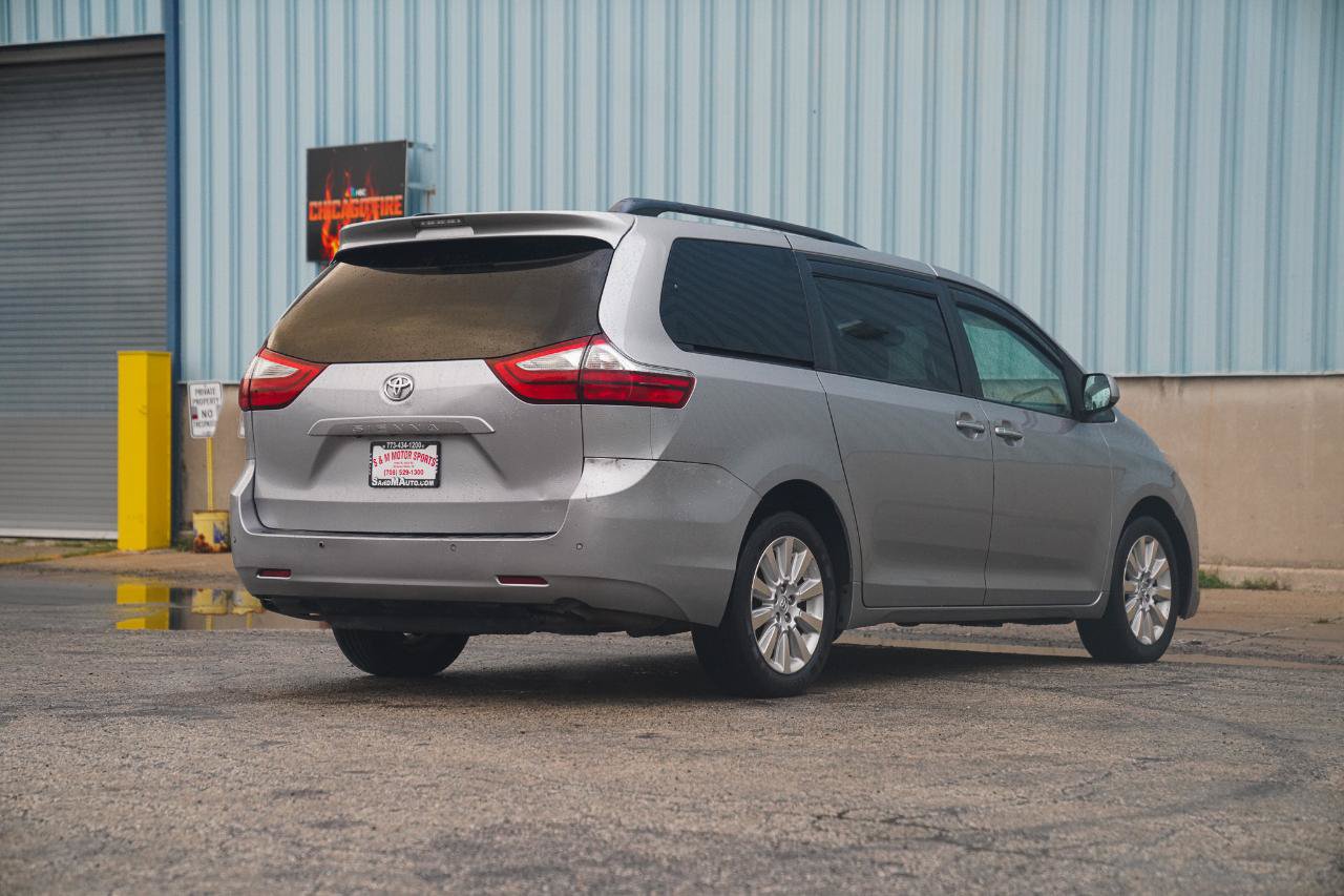 Used 2015 Toyota Sienna XLE w/ XLE Navigation Package AWD/4WD image 13