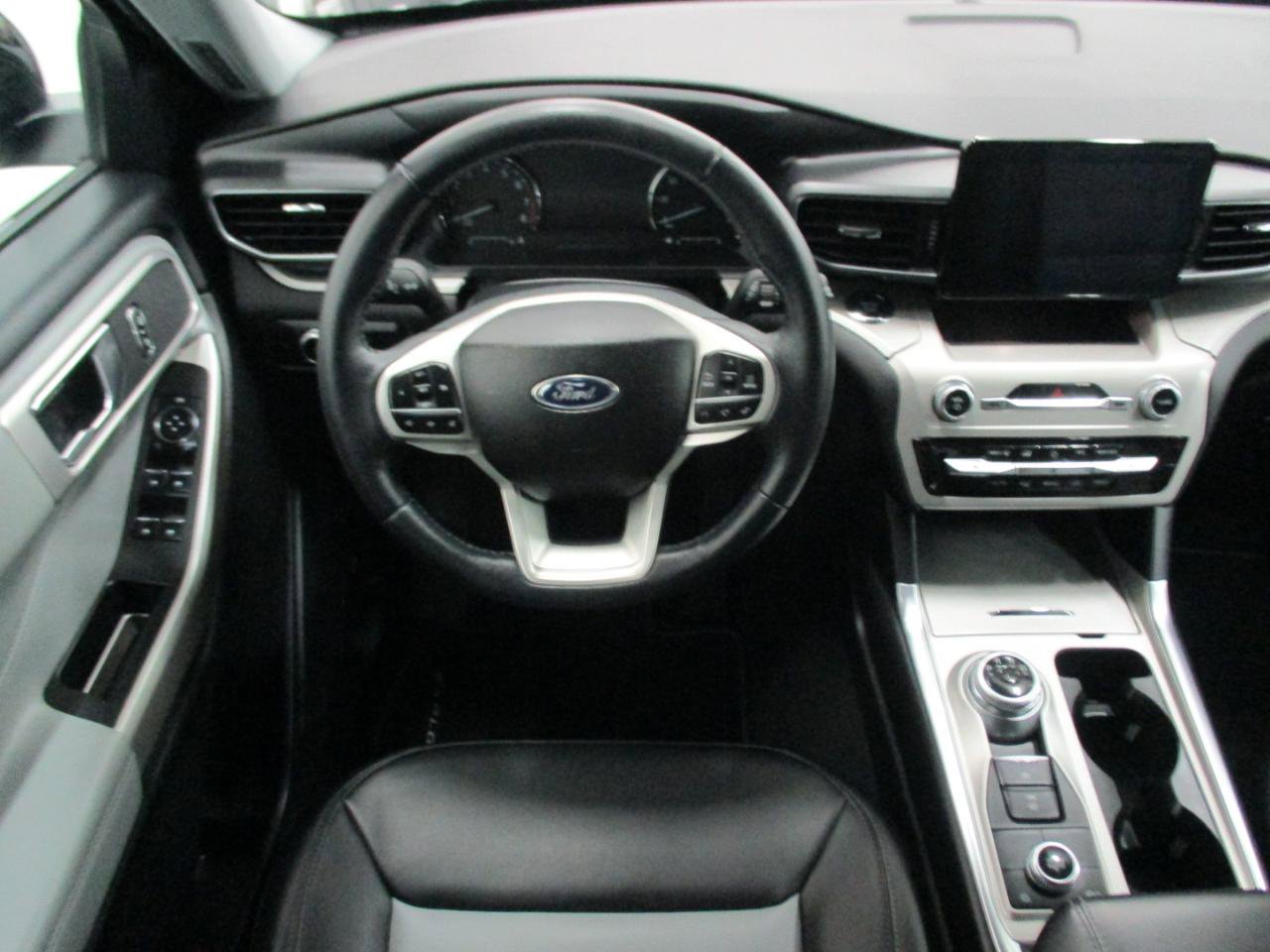 Used 2023 Ford Explorer XLT w/ Equipment Group 202A image 17