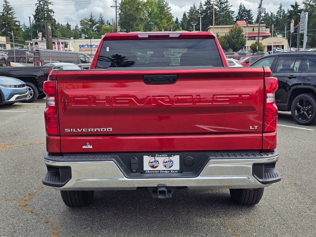 Used 2024 Chevrolet Silverado 1500 LT AWD/4WD image 5
