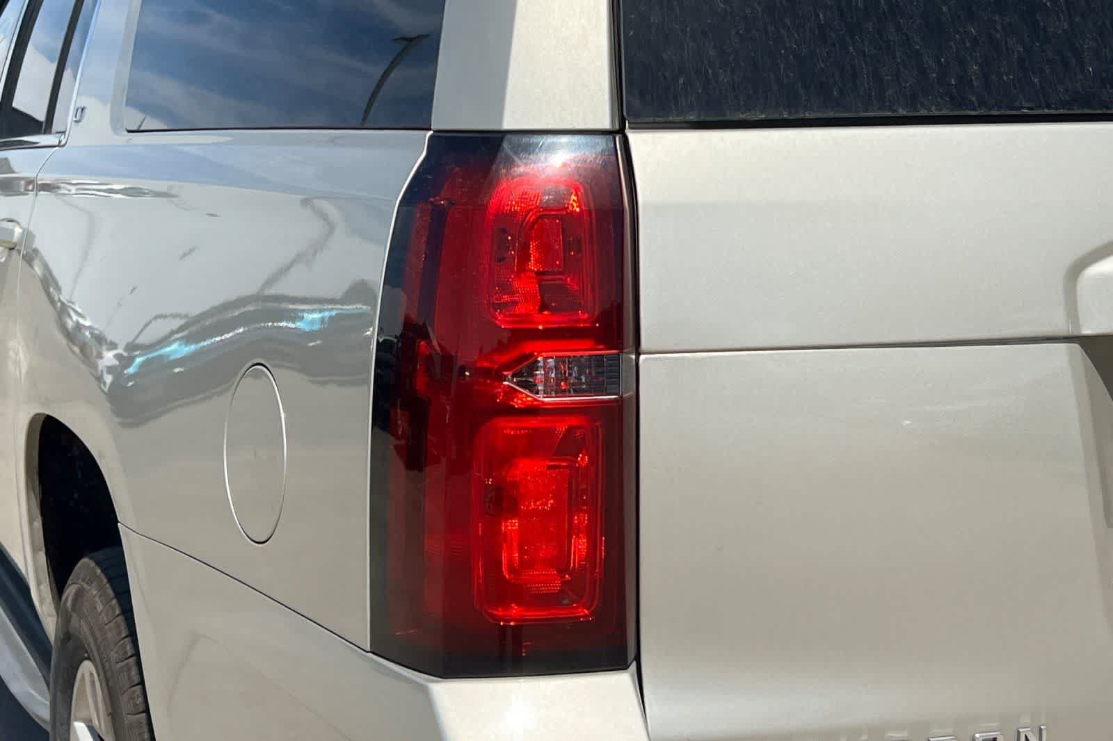 Used 2015 Chevrolet Suburban LT AWD/4WD image 13