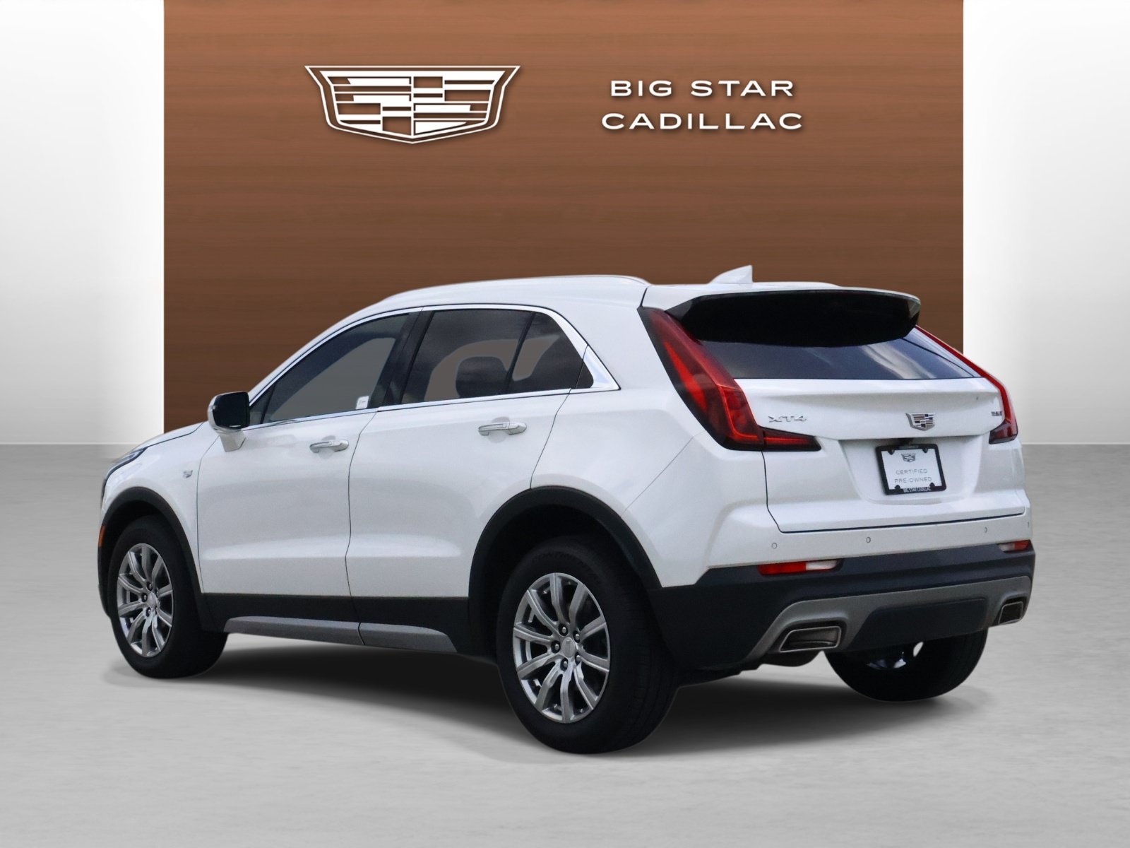 Used 2022 Cadillac XT4 Premium Luxury w/ Technology Package FWD image 3