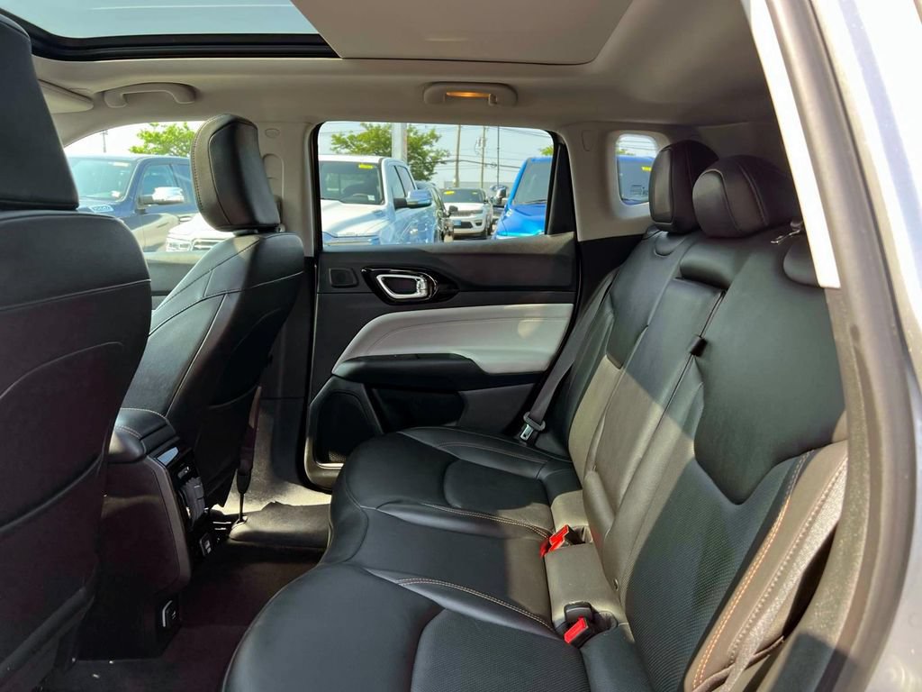 Certified 2022 Jeep Compass Limited w/ Sun and Sound Group AWD/4WD image 13