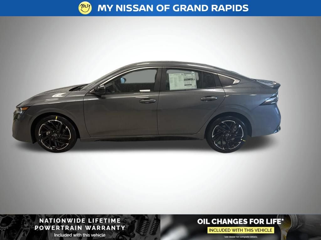 New 2026 Nissan Sentra SR w/ SR Premium Package FWD image 7