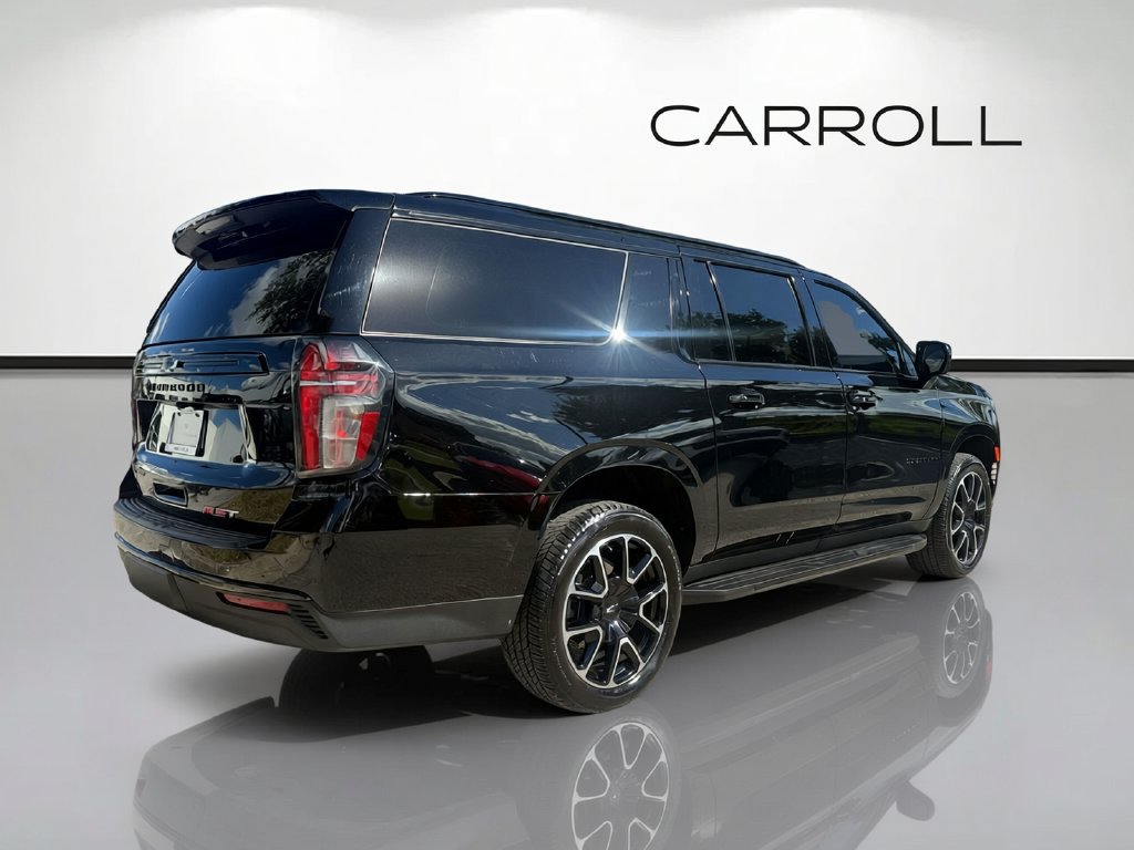 Used 2024 Chevrolet Suburban RST w/ Luxury Package RWD image 3