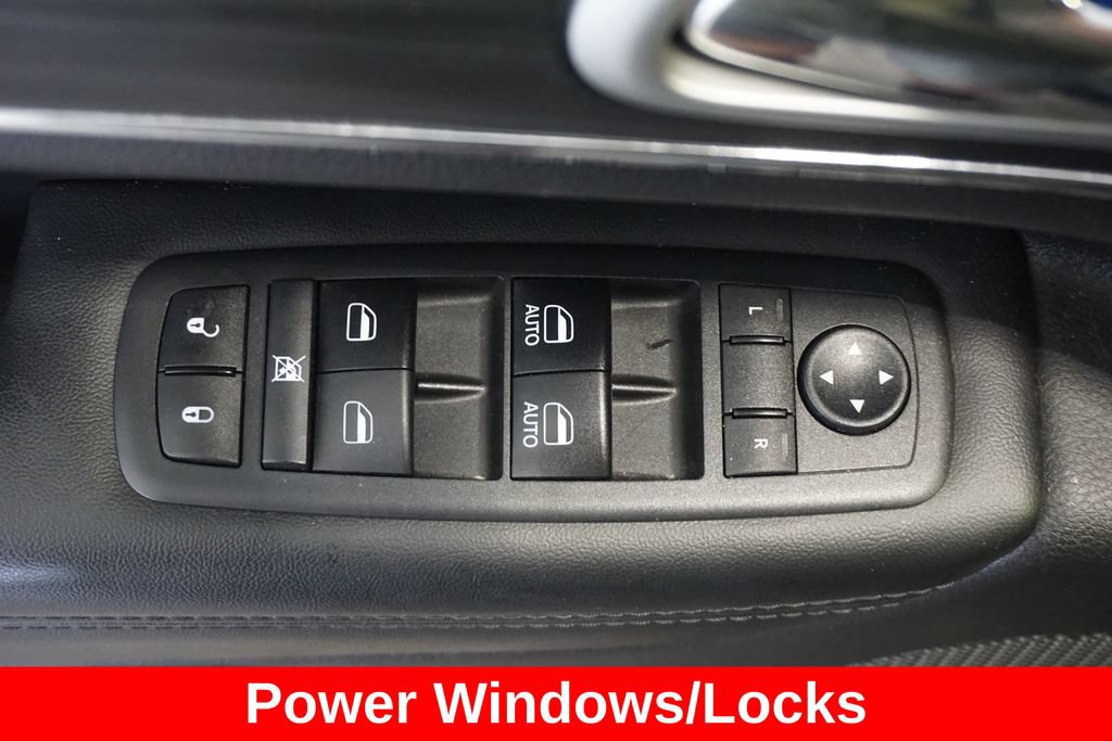 Used 2019 Jeep Grand Cherokee Limited AWD/4WD image 5