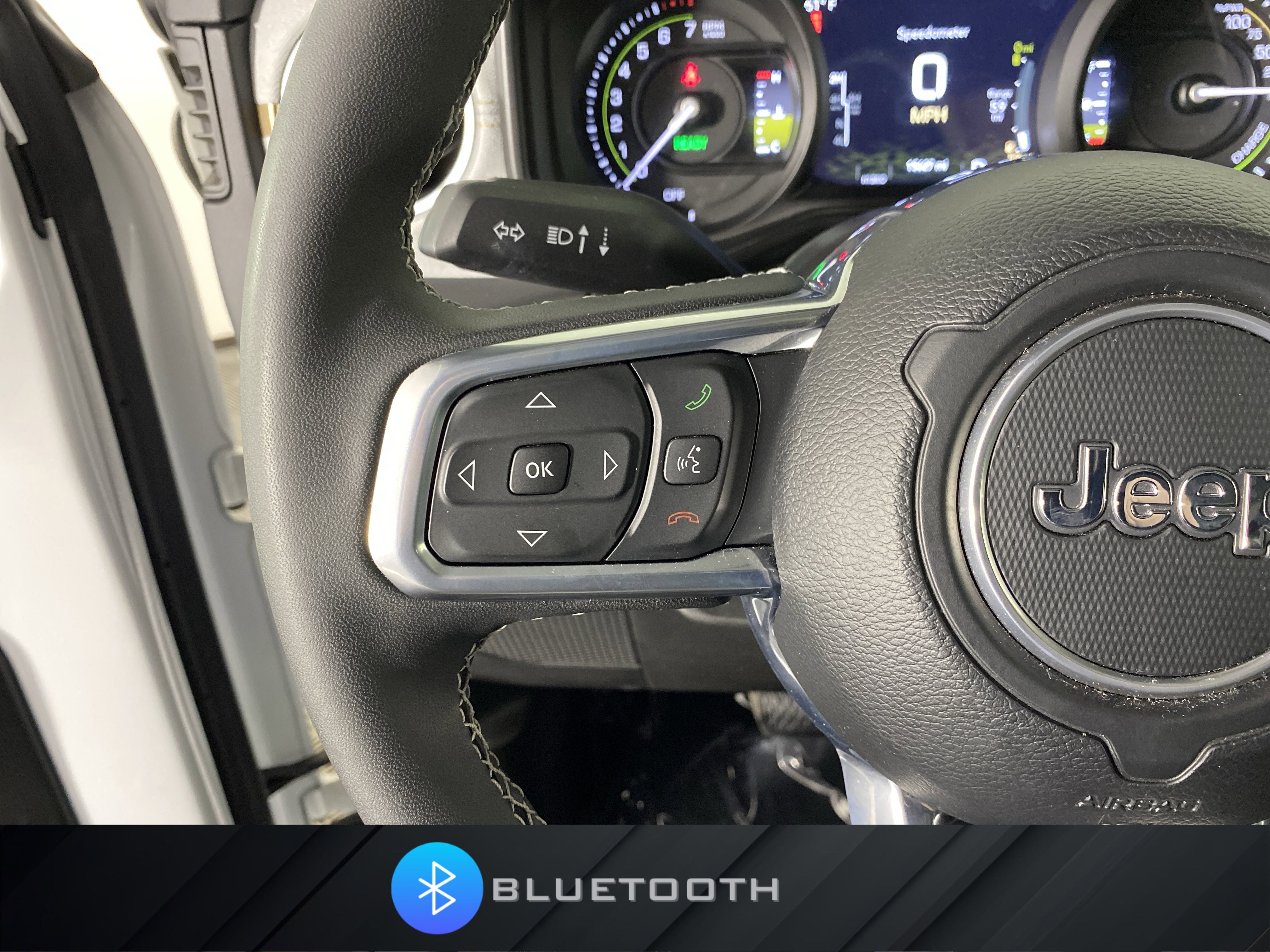 Used 2025 Jeep Wrangler Sahara AWD/4WD image 24