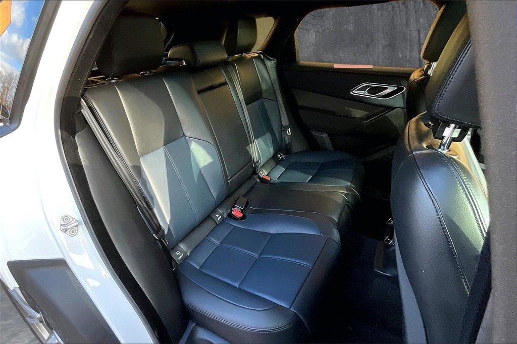 Certified 2025 Land Rover Range Rover Velar Dynamic SE image 25