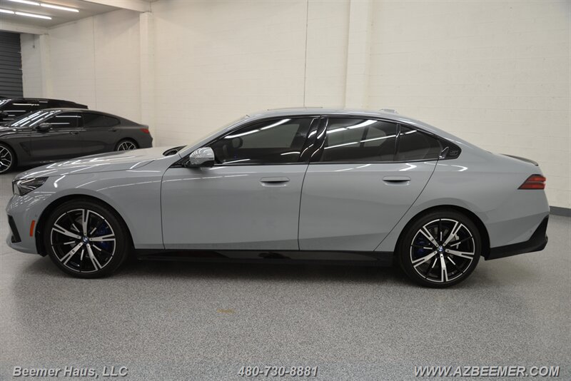 Used 2026 BMW 530i w/ M Sport Package RWD image 5