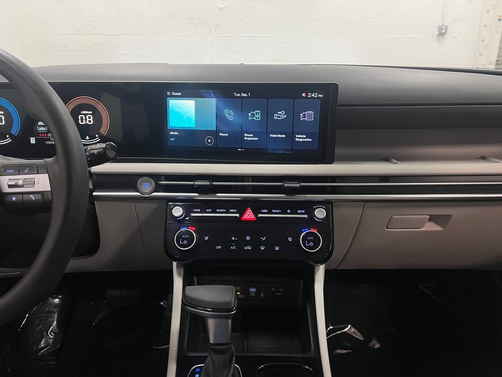Used 2025 Hyundai Tucson SEL FWD image 19
