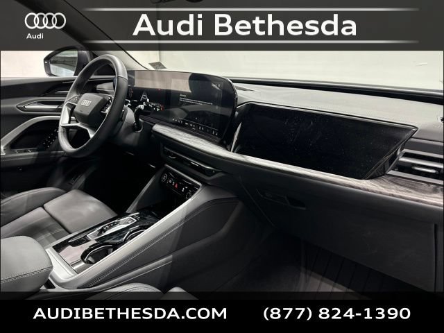 Certified 2025 Audi Q5 Premium AWD/4WD image 11