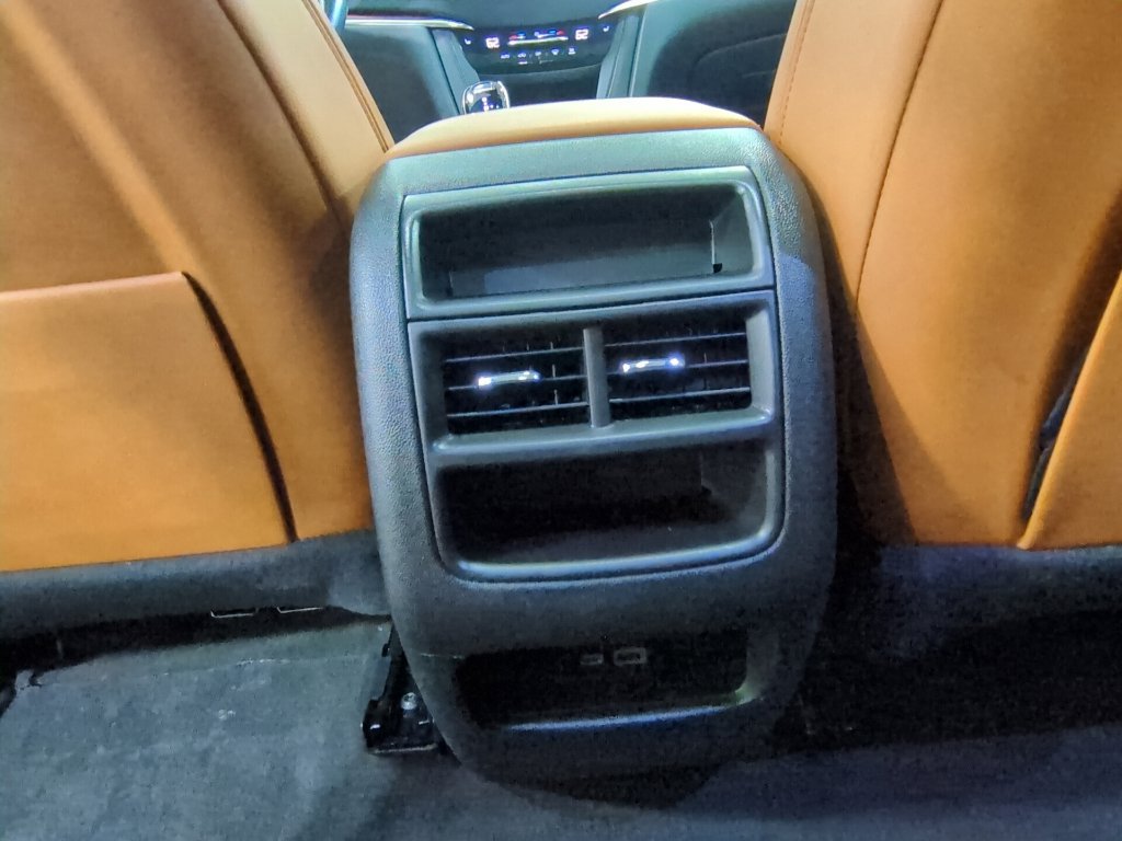 Used 2024 Cadillac XT5 Premium Luxury w/ LPO, Floor Liner Package AWD/4WD image 16