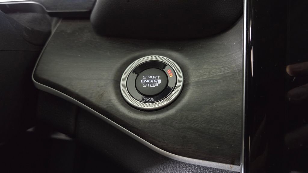 Used 2023 Jeep Grand Cherokee Limited image 21