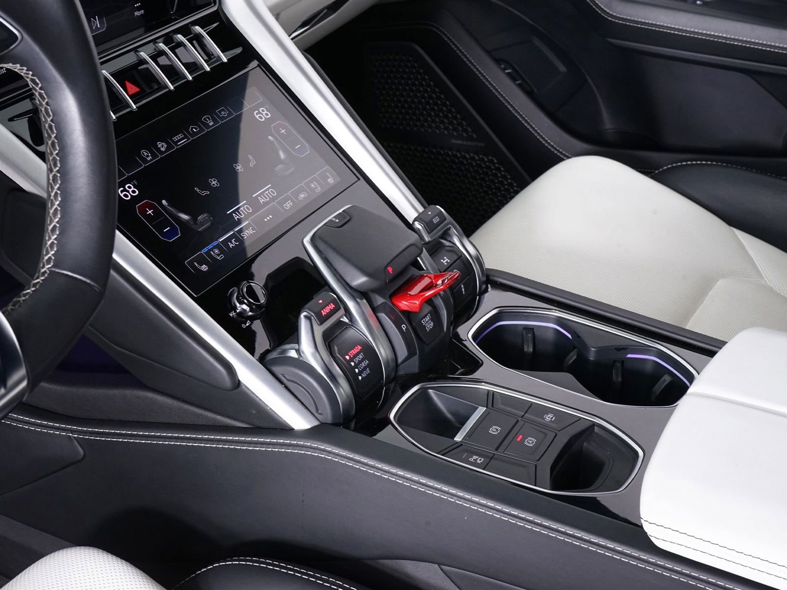 Used 2022 Lamborghini Urus AWD/4WD image 28