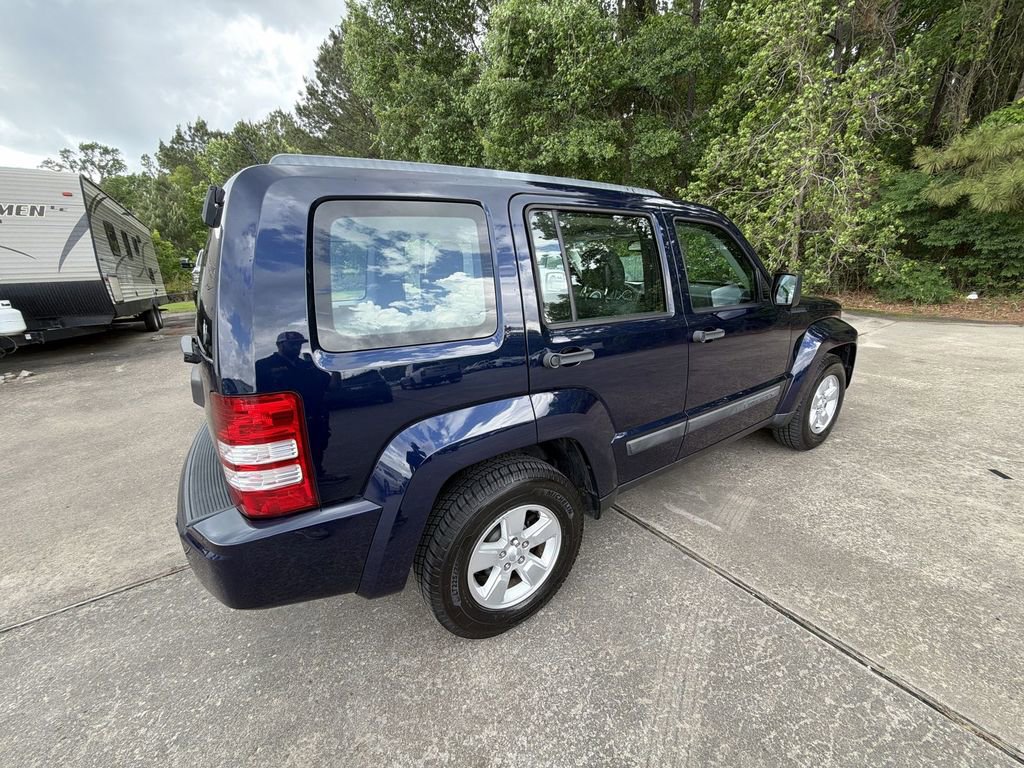 Used 2012 Jeep Liberty Sport w/ Driver Convenience Group RWD image 7