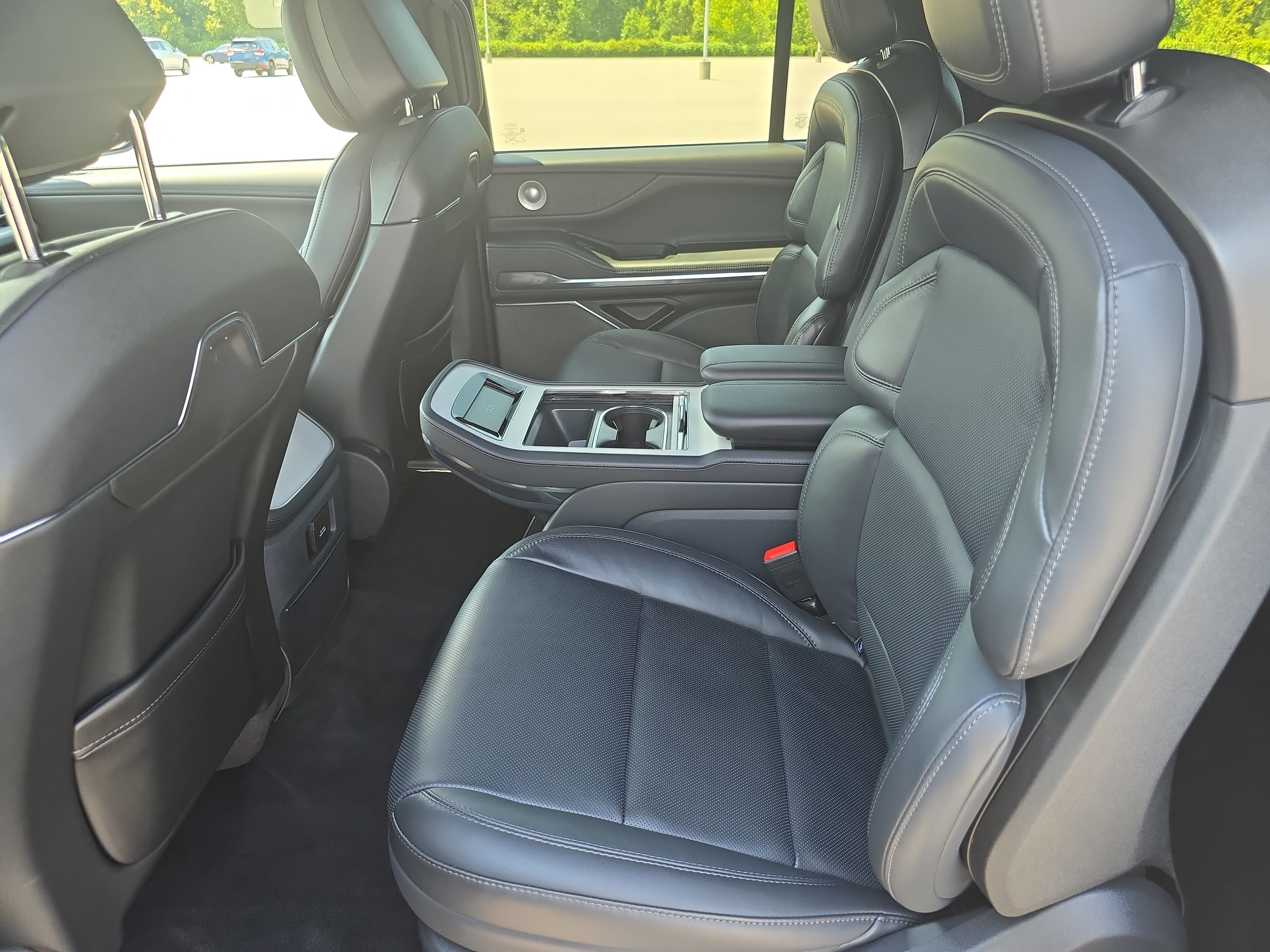 New 2026 Lincoln Navigator L Reserve w/ Jet Appearance Package AWD/4WD image 16