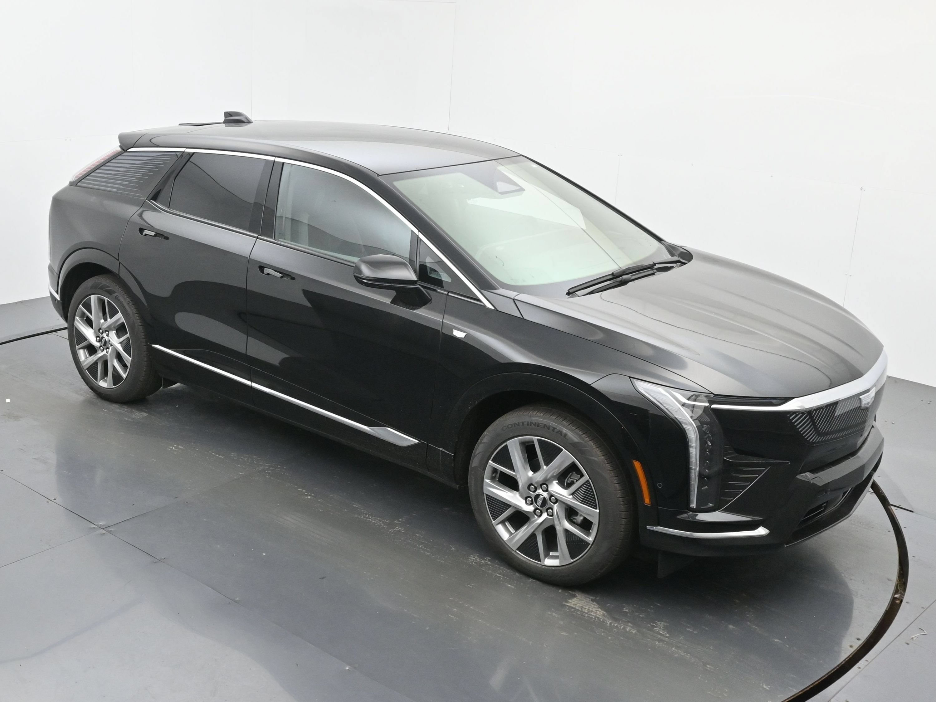 New 2027 Cadillac Optiq Luxury w/ LPO, Floor Liner Package AWD/4WD image 29