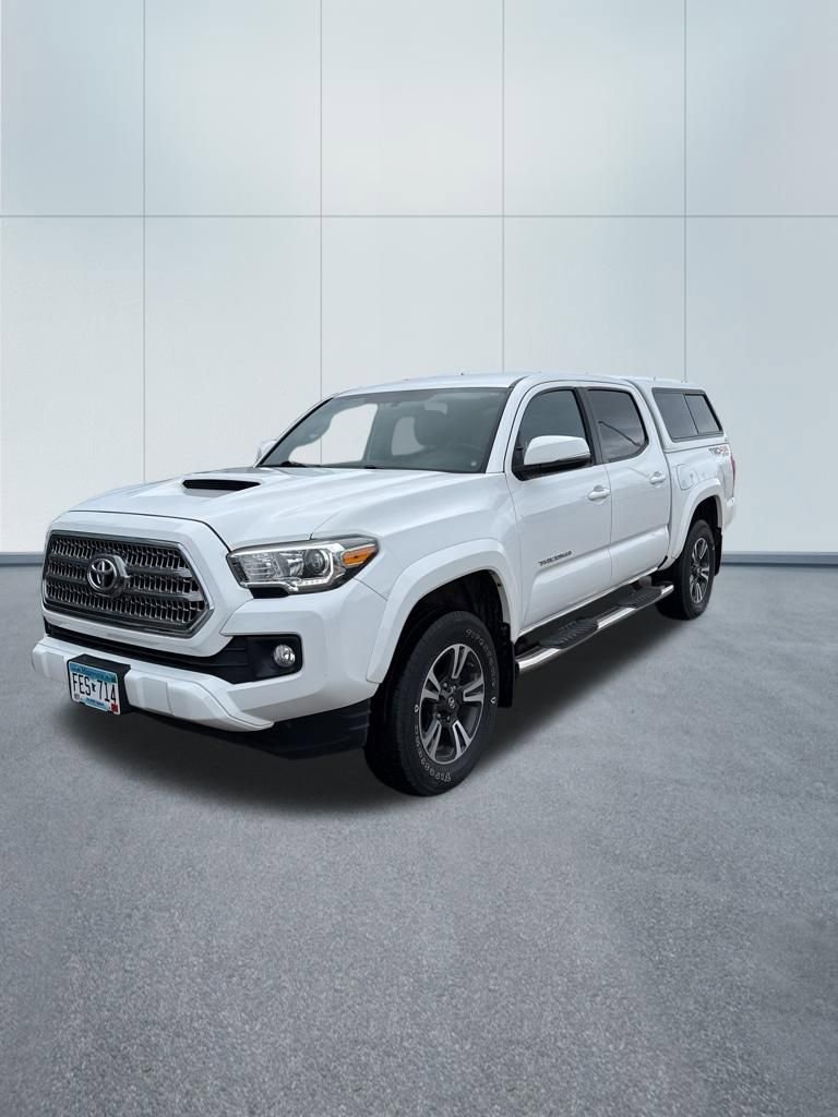 Used 2016 Toyota Tacoma TRD Sport w/ Towing Package image 15