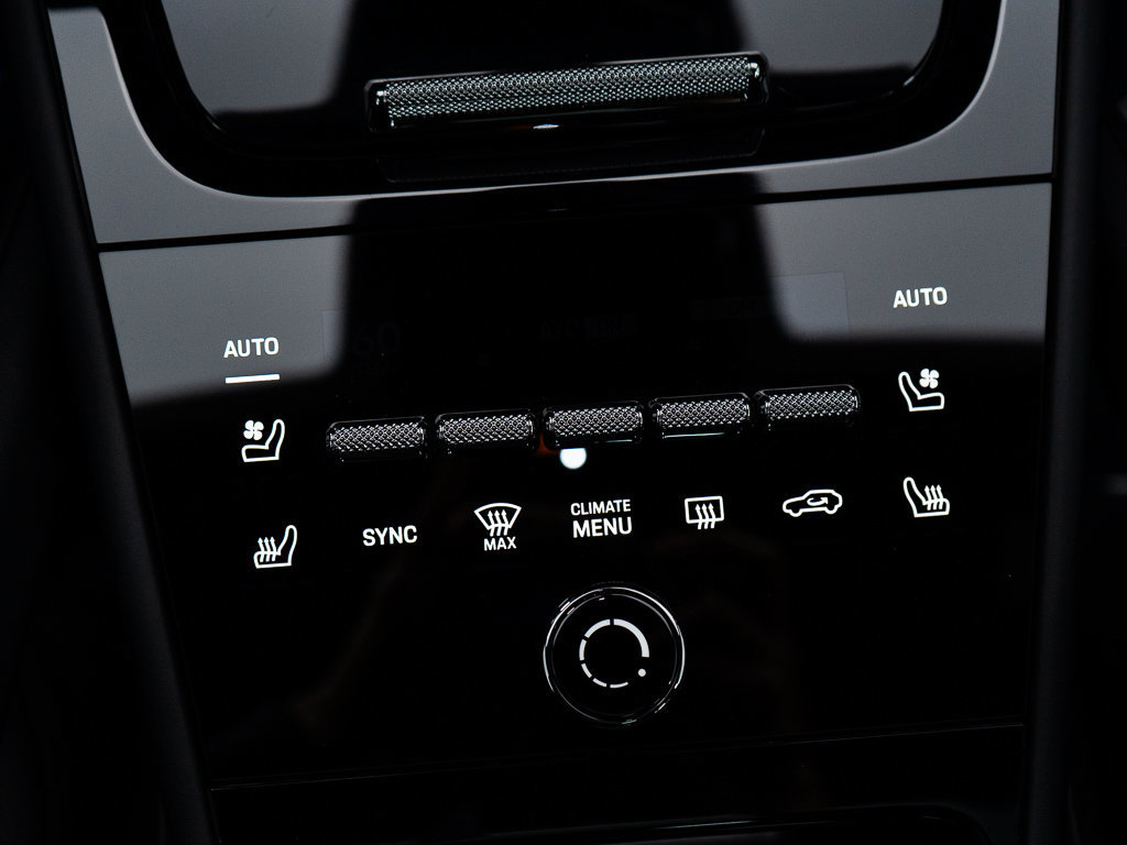 Certified 2026 Porsche Cayenne GTS AWD/4WD image 34