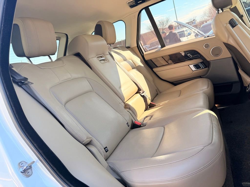 Used 2018 Land Rover Range Rover HSE image 15