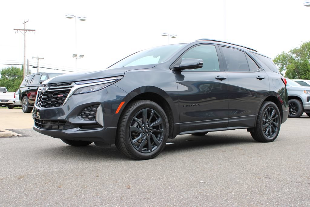 Used 2022 Chevrolet Equinox RS w/ RS Leather Package AWD/4WD image 9