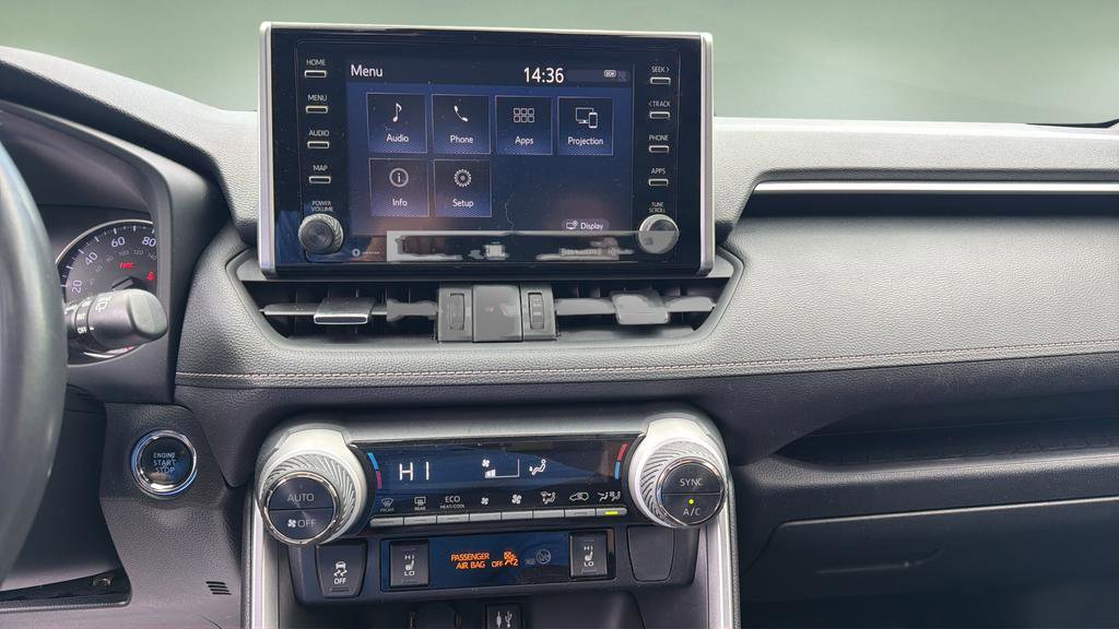 Used 2019 Toyota RAV4 XLE Premium w/ Advanced Technology Package AWD/4WD image 18