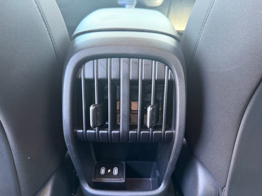 Used 2025 Hyundai Kona SEL image 11