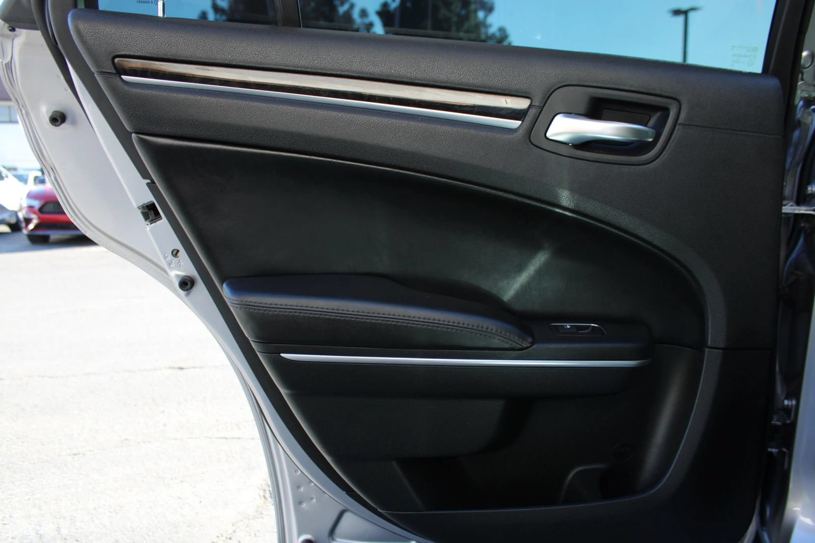 Used 2016 Chrysler 300 C RWD image 24