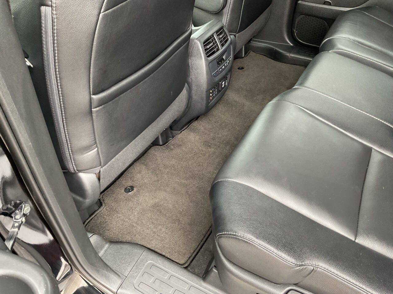 Used 2016 Honda Pilot Touring image 32