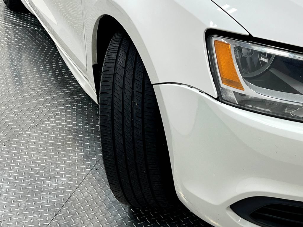 Used 2012 Volkswagen Jetta SE FWD image 35