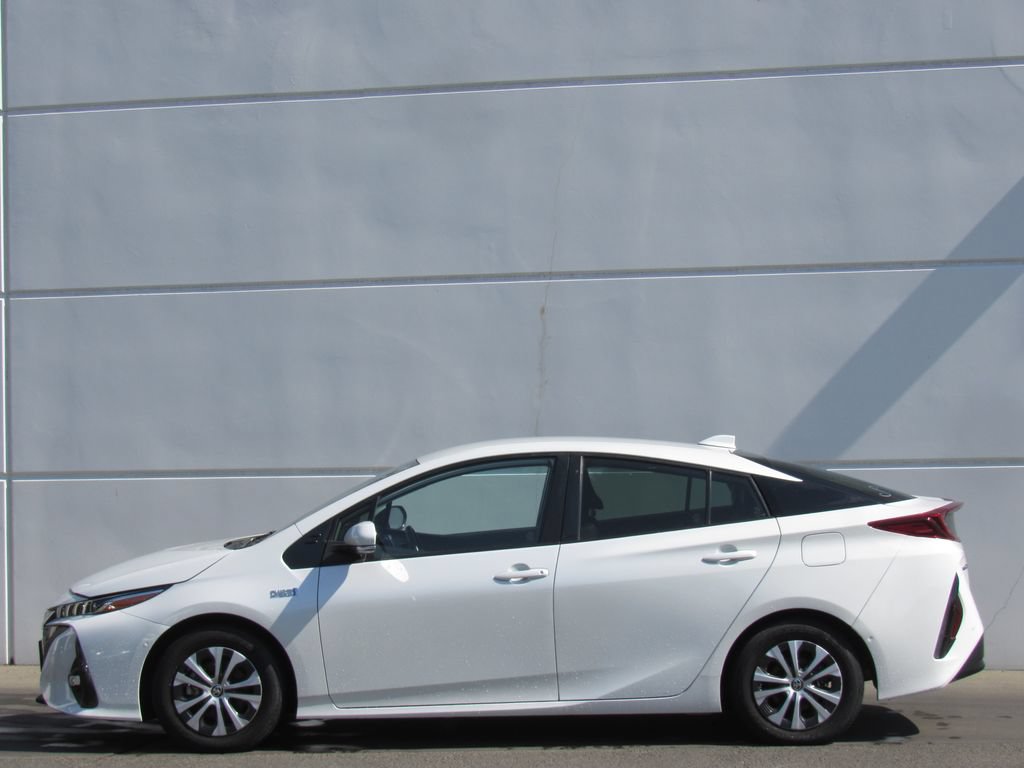 Used 2021 Toyota Prius Prime Limited FWD image 4