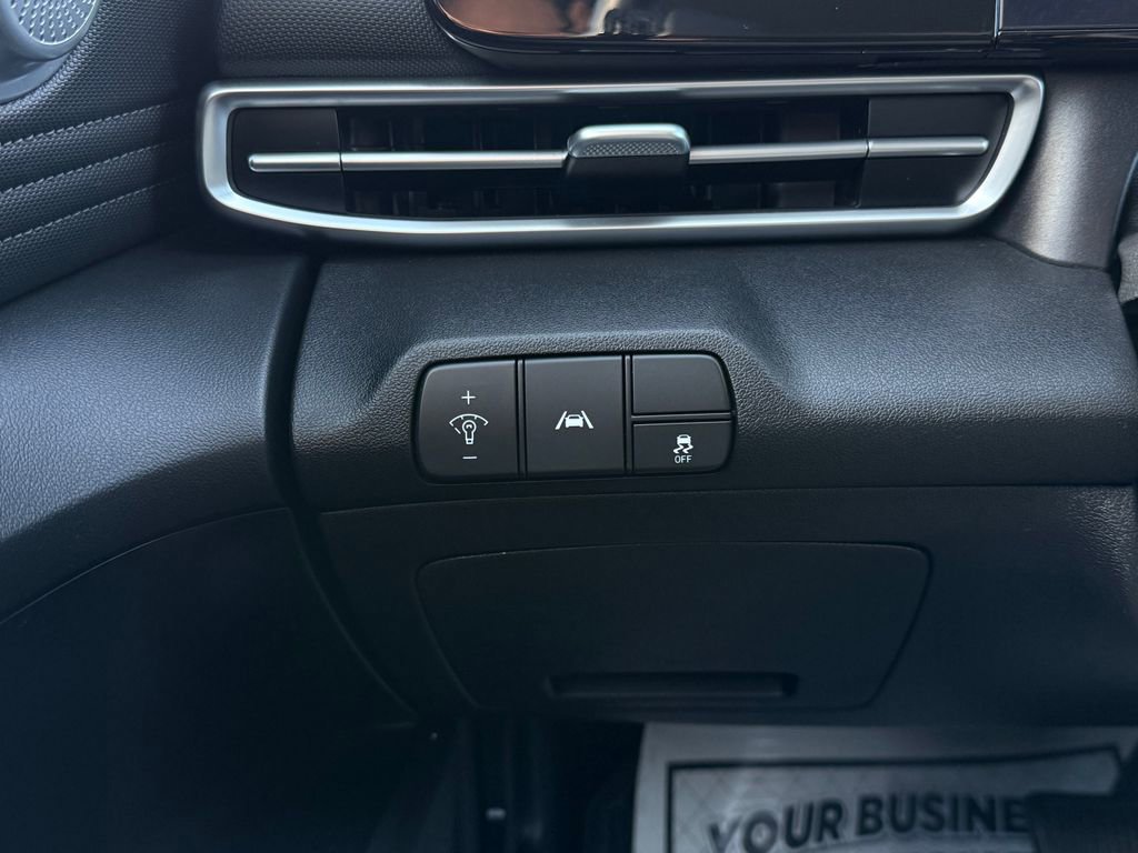 Used 2023 Hyundai Elantra SEL w/ Convenience Package image 26