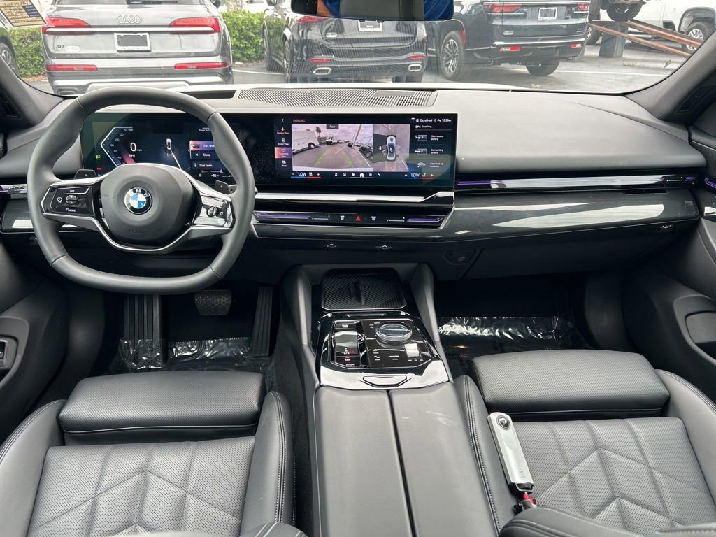 Used 2025 BMW 530i image 32