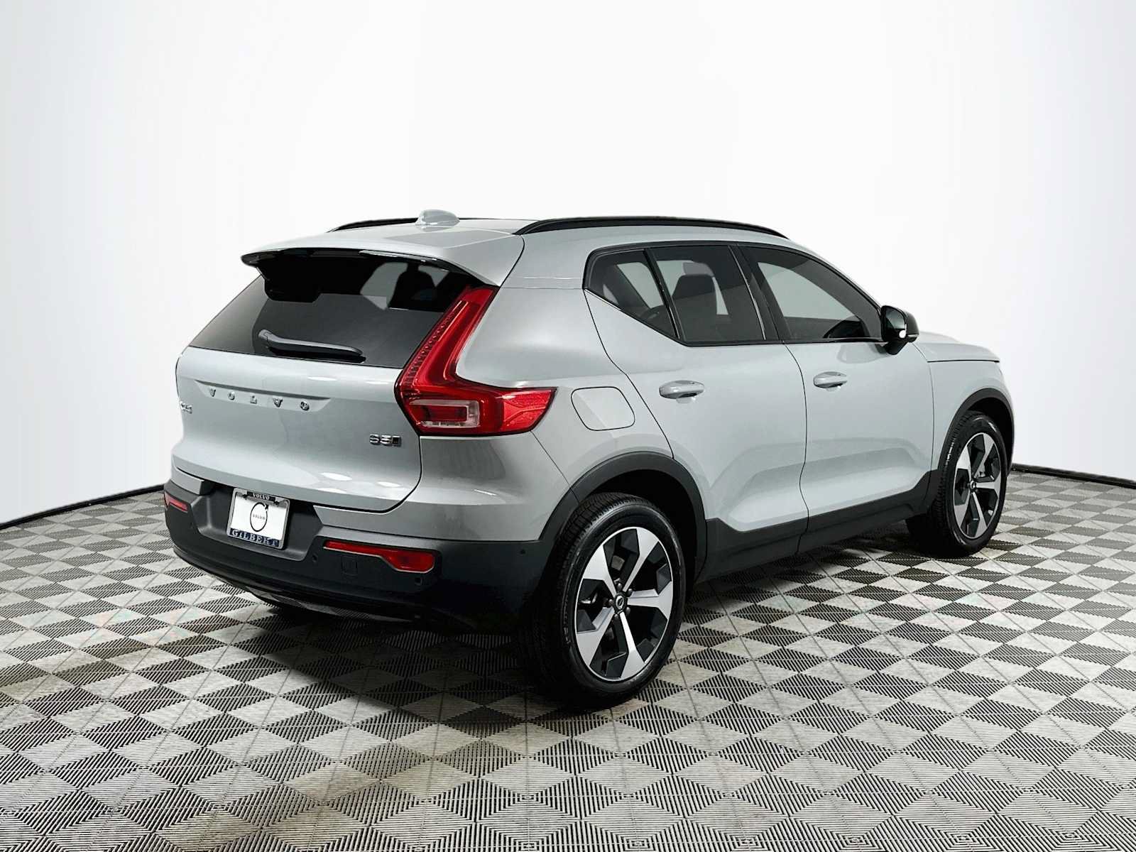 Used 2026 Volvo XC40 B5 Plus w/ Protection Package Premier AWD/4WD image 7