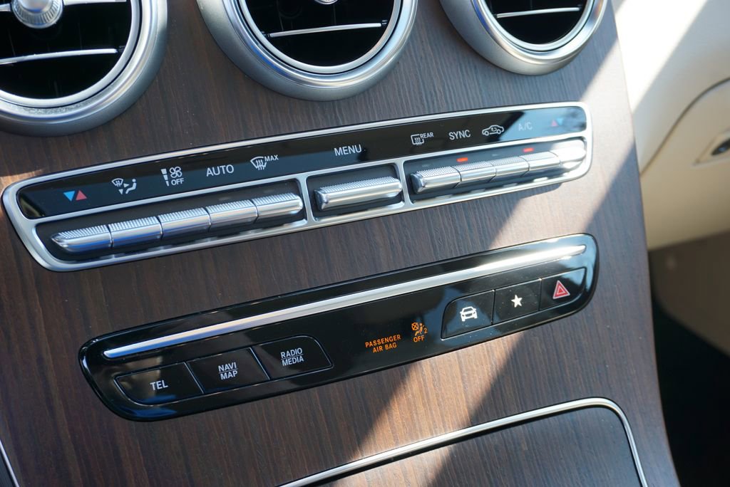 Used 2022 Mercedes-Benz GLC 300 4MATIC Coupe image 27