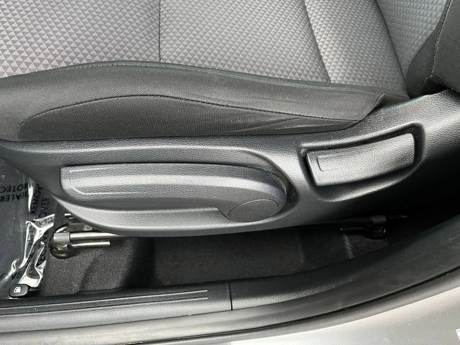 Used 2025 Kia Soul LX w/ LX Technology Package FWD image 21