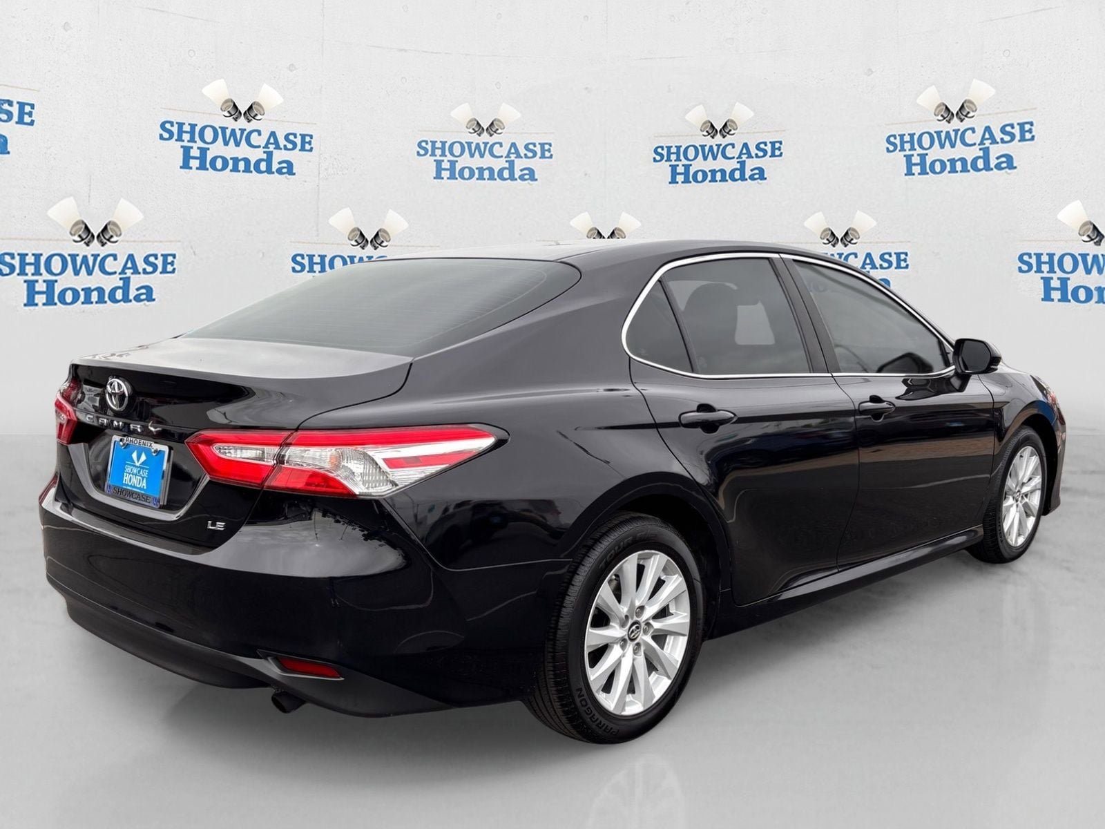 Used 2018 Toyota Camry LE FWD image 8