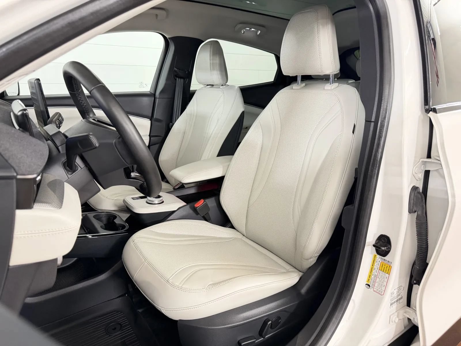 Used 2022 Ford Mustang Mach-E Premium w/ Ice White Appearance Package RWD image 12